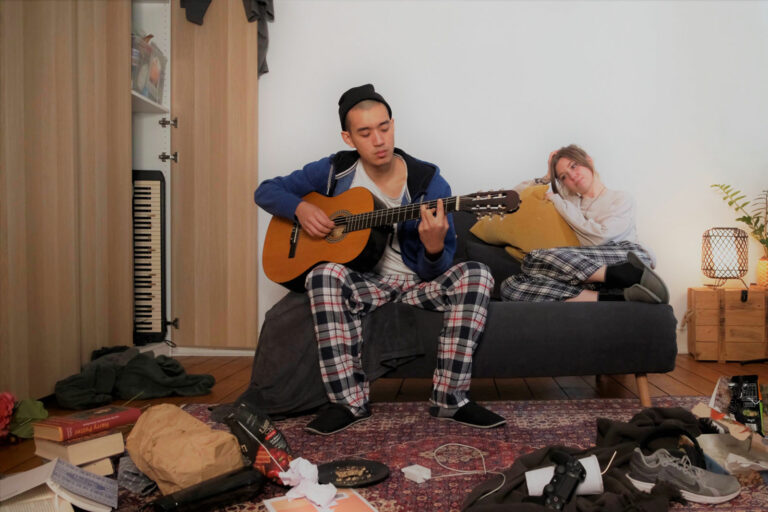 Minh & Moona: A Couch Story (Mönchengladbach) – Performance